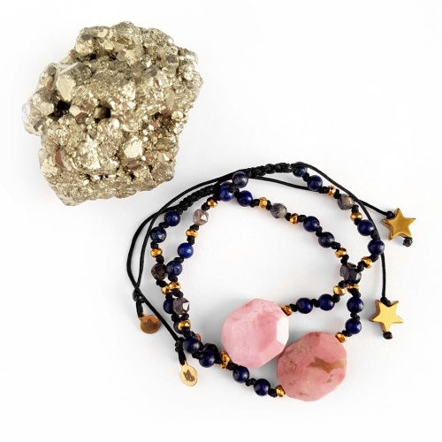 Bransoletka rodonit, hematyt, lapis lazuli i iolit na czarnym sznurku Fullness of strength
