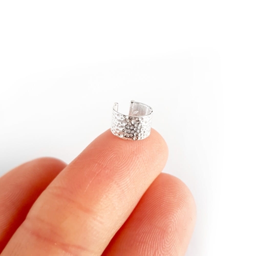 Nausznica szeroka młotkowana srebro p.925