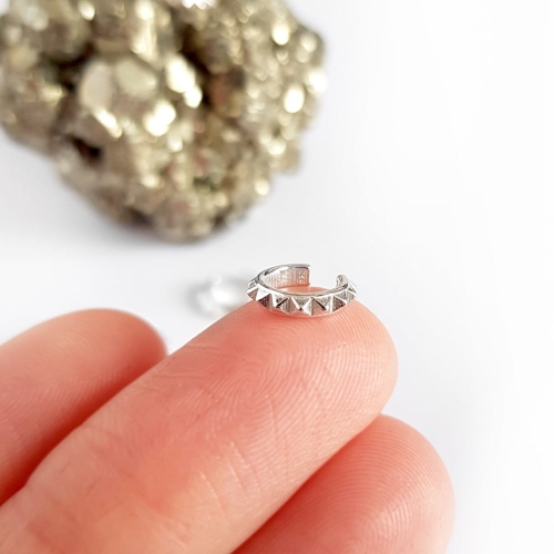 Nausznica ćwieki srebro p.925