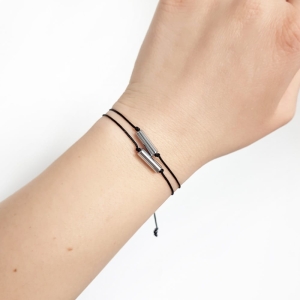 Bransoletka srebrny hematyt patyczek na czarnym sznurku Silver stick