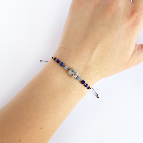 Bransoletka larimar, jadeit, sodalit, lapis lazuli, spinel i hematyt na czarnym sznurku
