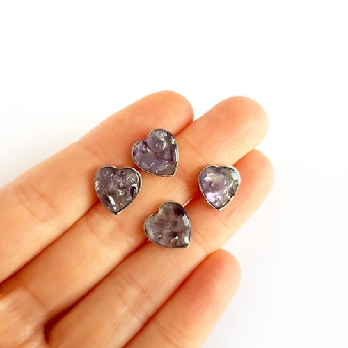 Kolczyki sztyfty serduszka ametyst w żywicy stal chirurgiczna Sparkles amethyst