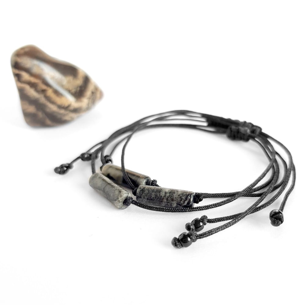 Bransoletka szary jaspis patyczek na czarnym sznurku Gray stick