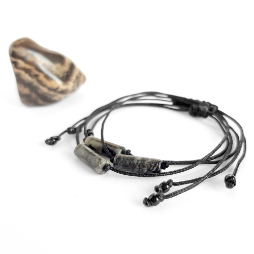 Bransoletka szary jaspis patyczek na czarnym sznurku Gray stick
