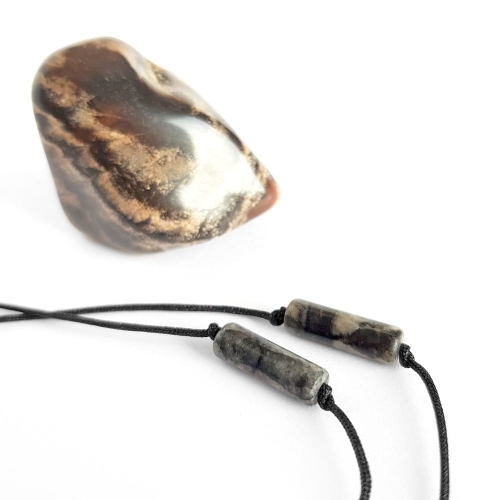 Bransoletka szary jaspis patyczek na czarnym sznurku Gray stick