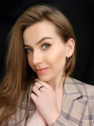 Kolczyki wiszące serduszka czarny turmalin w żywicy złota stal chirurgiczna Sparkles black