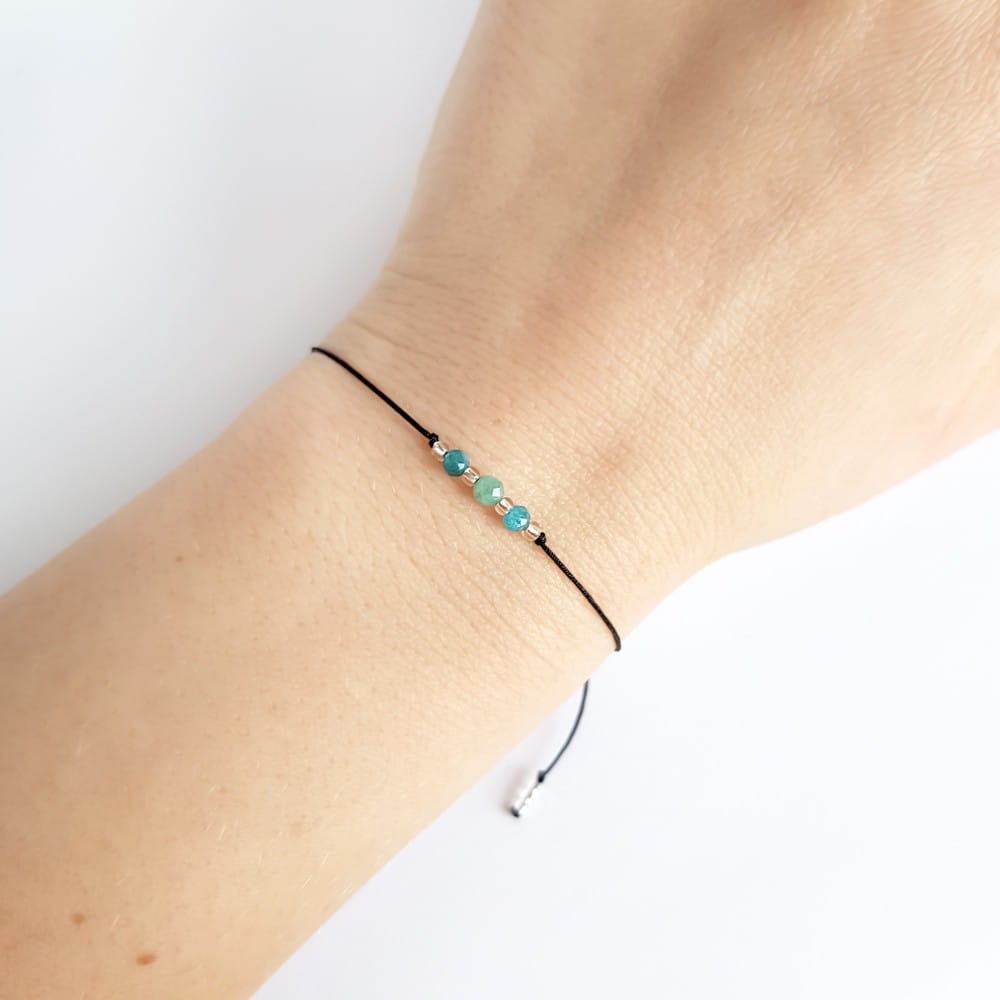 Bransoletka szmaragd i apatyt na czarnym sznurku Lunar Wasat