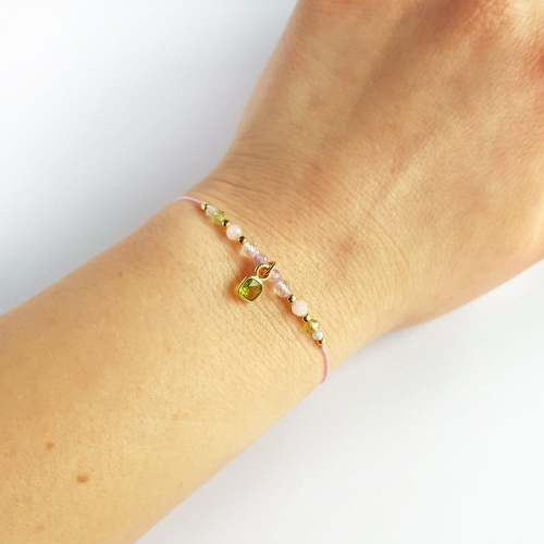 Bransoletka peridot, ametyst, topaz, morganit i akwamaryn na różowym sznurku srebro p.925 pozłacane