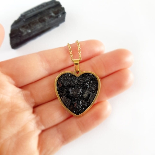 Naszyjnik czarny turmalin w żywicy złote serce stal chirurgiczna Sparkles black