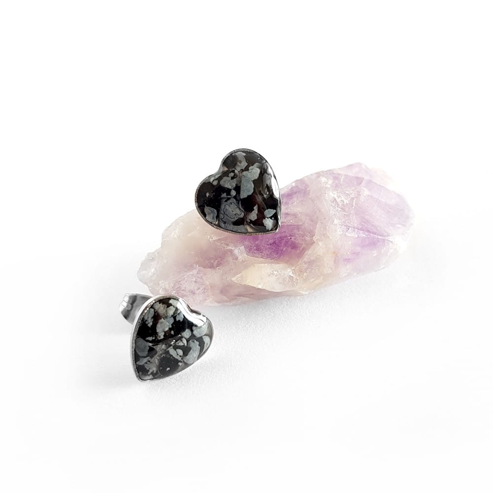 Kolczyki sztyfty serduszka obsydian śnieżny w żywicy stal chirurgiczna Sparkles snowy