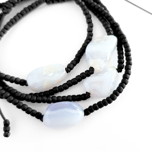 Męska bransoletka na sznurku chalcedon niebieski agat Little chalcedony nugget matte black