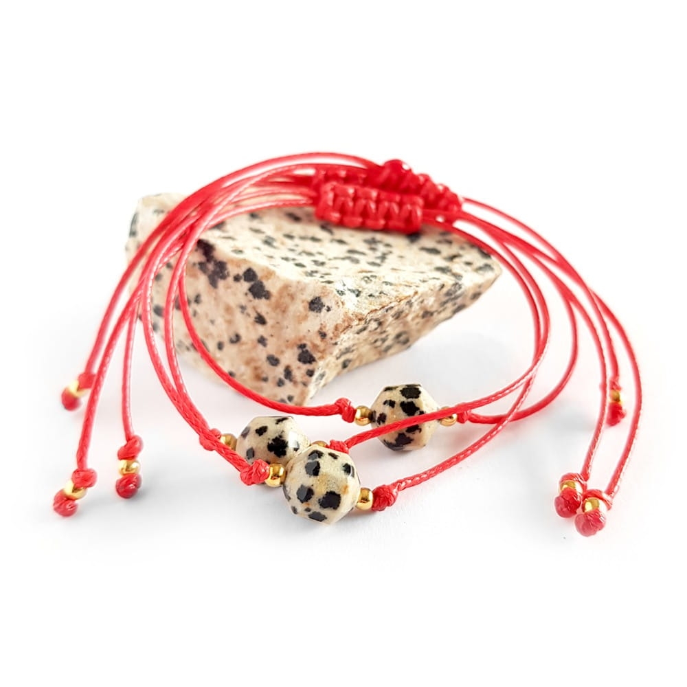 WishYouLuck jaspis dalmatyńczyk bryłka i pozłacane srebro p.925 bransoletka szczęścia na czerwonym sznurku