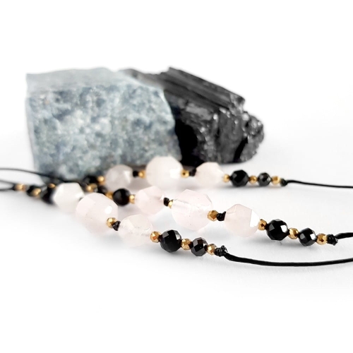 Bransoletka kwarc różowy, czarny turmalin i hematyt na czarnym sznurku