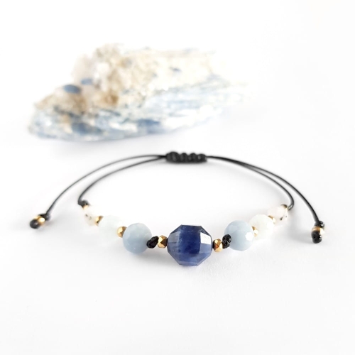 Bransoletka sodalit, angelit, akwamaryn, kamień księżycowy i hematyt na czarnym sznurku