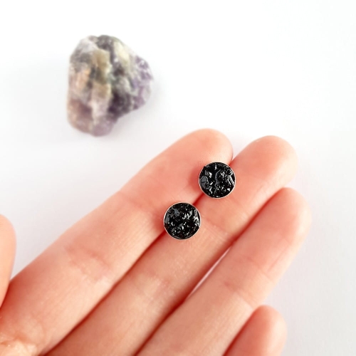 Kolczyki sztyfty kółeczka czarny turmalin w żywicy srebro p.925 Sparkles black