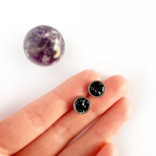 Kolczyki sztyfty czarny turmalin w żywicy stal chirurgiczna szeroki rant Sparkles black