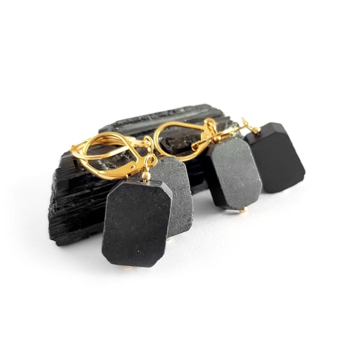 Kolczyki wiszące czarny turmalin bryłki złota stal chirurgiczna