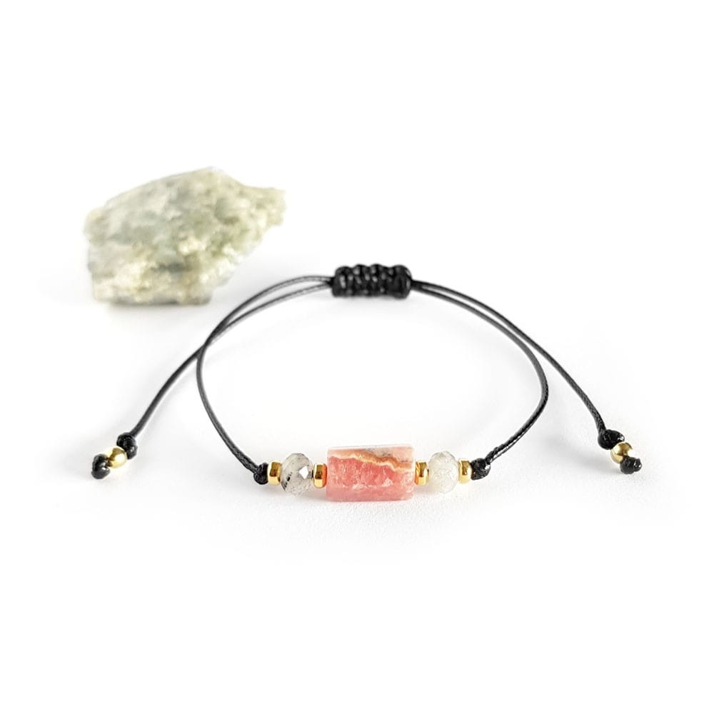 Bransoletka rodochrozyt, labradoryt i pozłacane srebro p.925 na czarnym sznurku