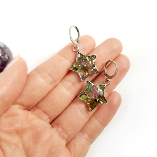Kolczyki wiszące gwiazdki kolorowe turmaliny w żywicy stal chirurgiczna Sparkles tourmaline