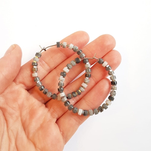 Kolczyki wiszące koła orle oko, hematyt i stal chirurgiczna