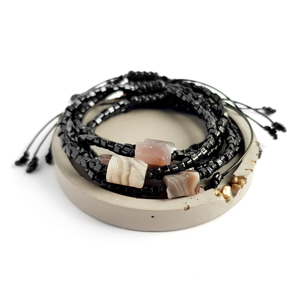 Męska bransoletka na sznurku agat botswana Little agate cylinder polished black