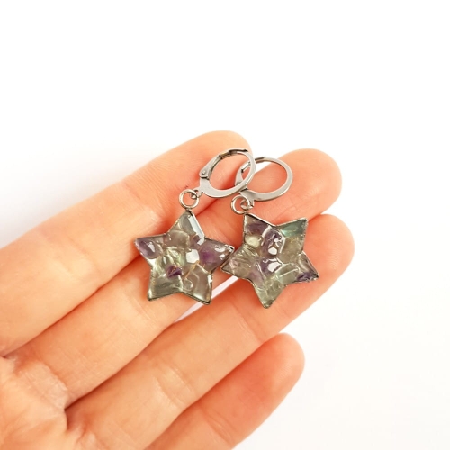 Kolczyki wiszące gwiazdki fluoryt w żywicy stal chirurgiczna Sparkles fluorite