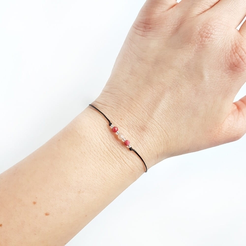 Bransoletka kamień słoneczny i thulit na czarnym sznurku Lunar Ain