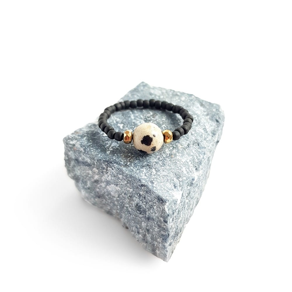 Elegance pierścionek elastyczny jaspis dalmatyńczyk i hematyt