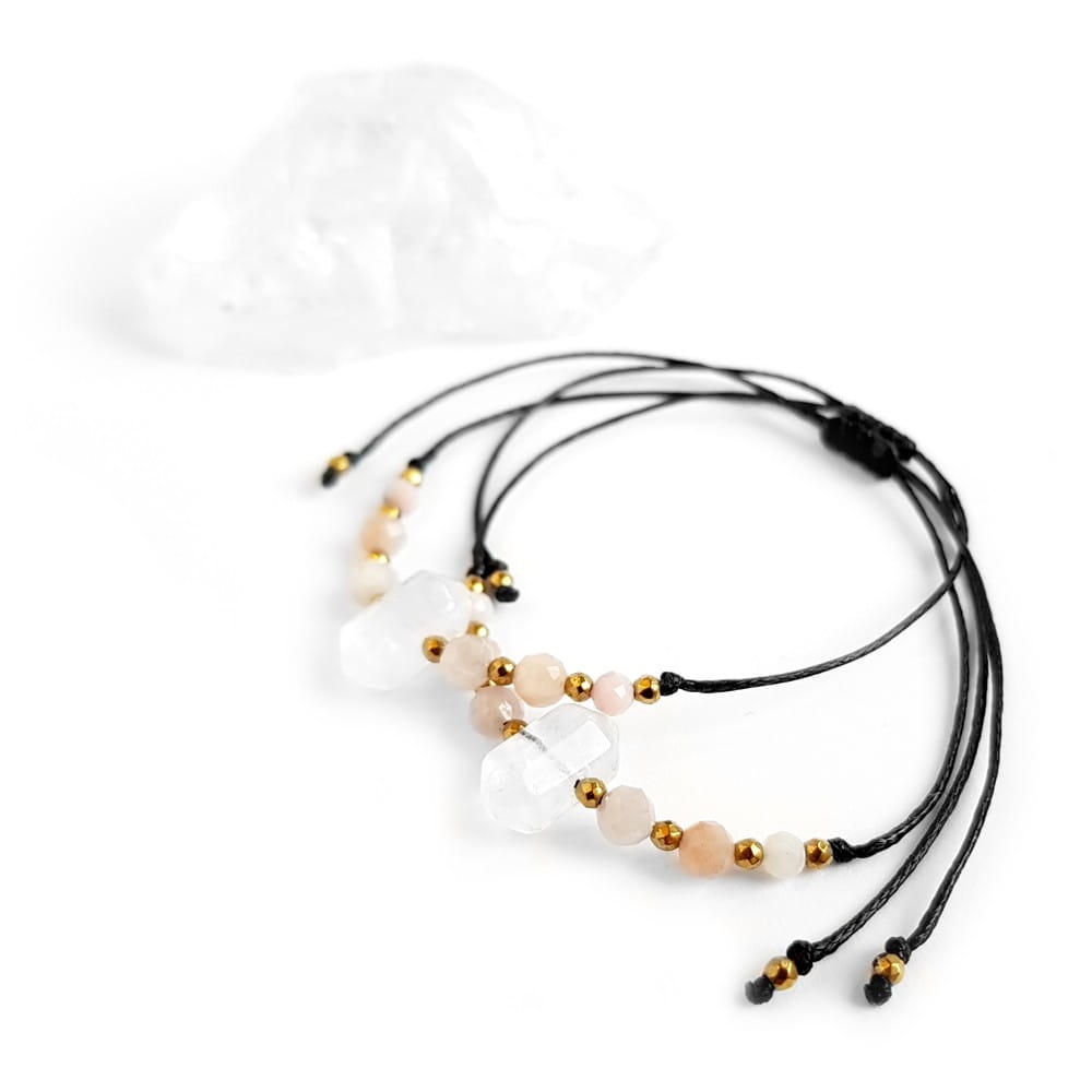 Bransoletka kryształ górski, kunzyt, kamień słoneczny, różowy opal i hematyt na czarnym sznurku