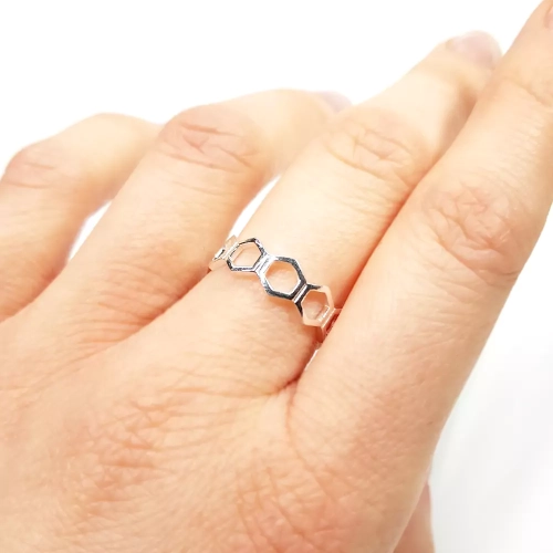 PIER357 WEBP Pierścionek srebrny heksagony połączone Magneska biżuteria 2.webp