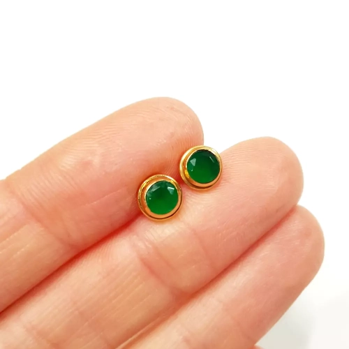 KST626 WEBP Kolczyki sztyfty zielony agat i pozłacane srebro Magneska biżuteria 2.webp