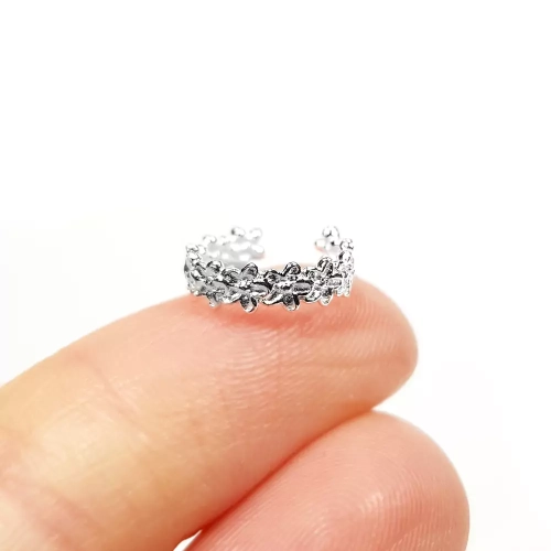 NAUSZ015 WEBP Nausznica srebrna kwiatuszki Magneska biżuteria 2.webp