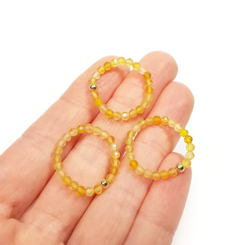 PIER363 WEBP Pierścionek elastyczny żółty agat i srebro pozłacane 2.webp