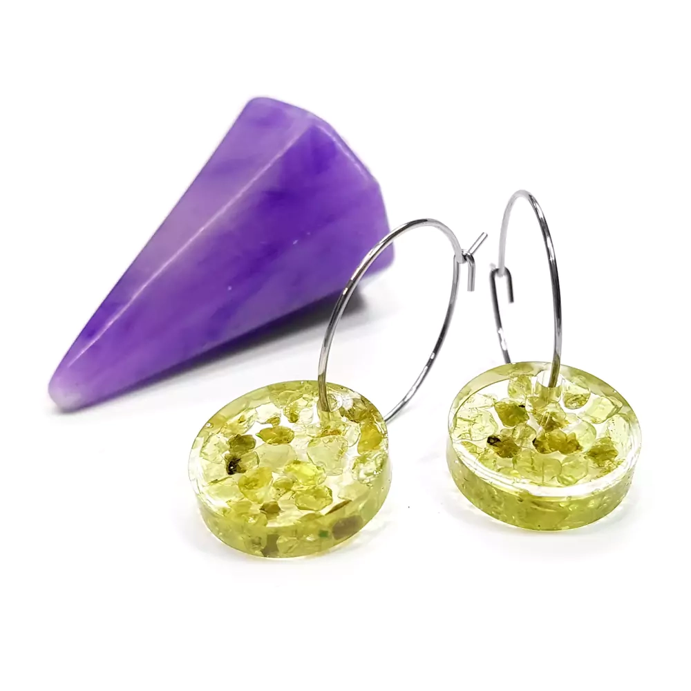 KST675 WEBP Kolczyki monety peridot Magneska biżuteria.webp