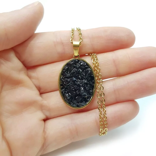 NAW888 WEBP Naszyjnik czarny turmalin owal w złotej oprawie Magneska biżuteria z kamieni naturalnych 2.webp