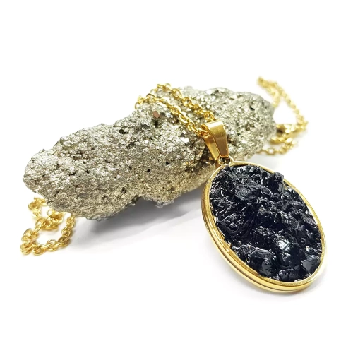 NAW888 WEBP Naszyjnik czarny turmalin owal w złotej oprawie Magneska biżuteria z kamieni naturalnych.webp