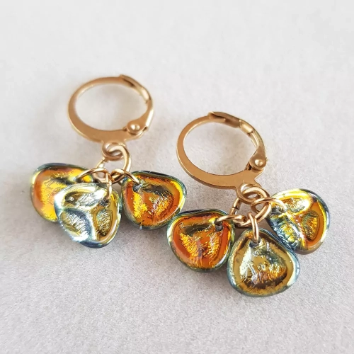 KST718 WEBP Kolczyki wiszące mini płatki Magneska biżuteria 2.webp