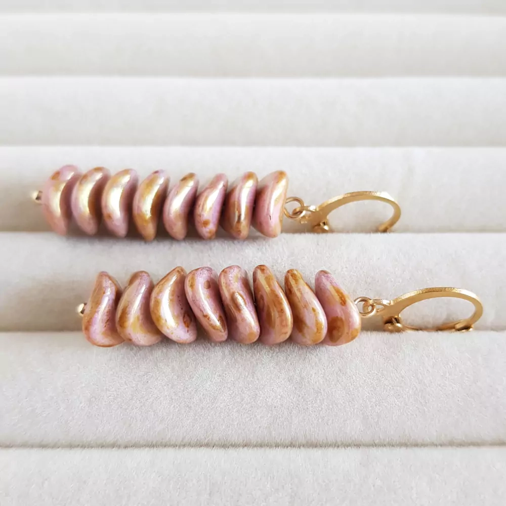 KST724 WEBP Kolczyki wiszące świderki Magneska kolczyki szklane.webp