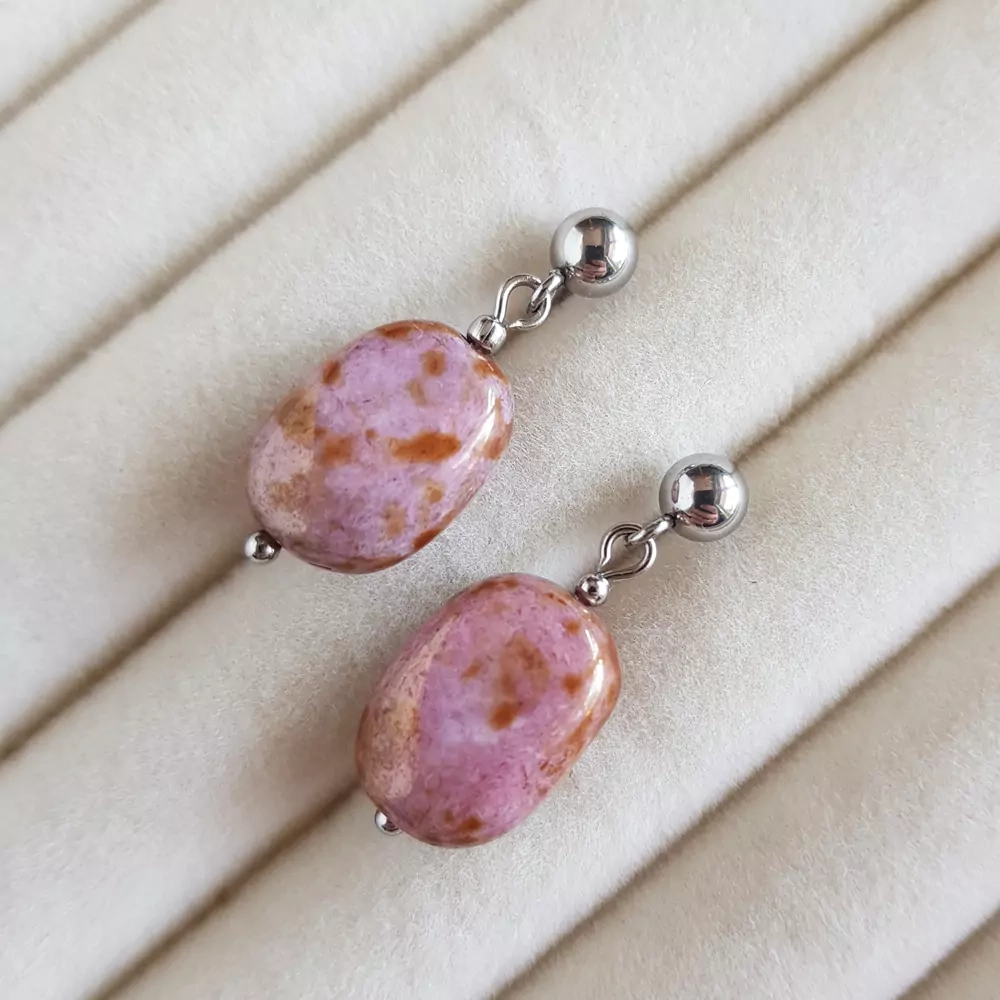 KST732 WEBP Kolczyki wiszące pastylki szklane Magneska biżuteria handmade.webp