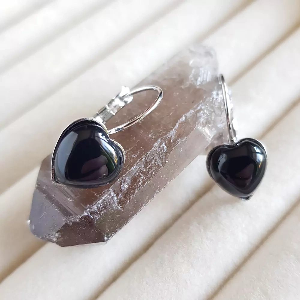 KST733 WEBP Kolczyki wiszące serca onyks Magneska biżuteria.webp