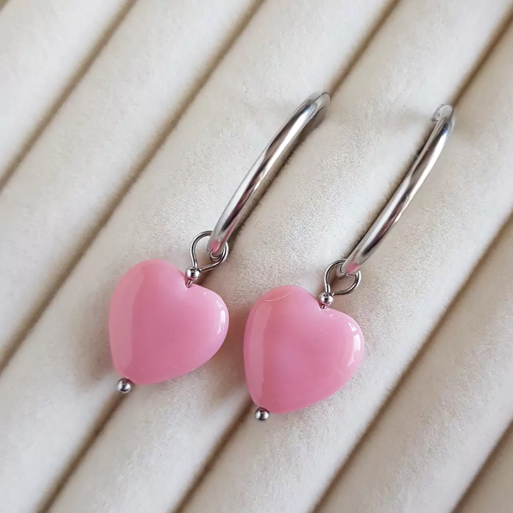 KST736 WEBP Kolczyki różowe serca Magneska biżuteria.webp