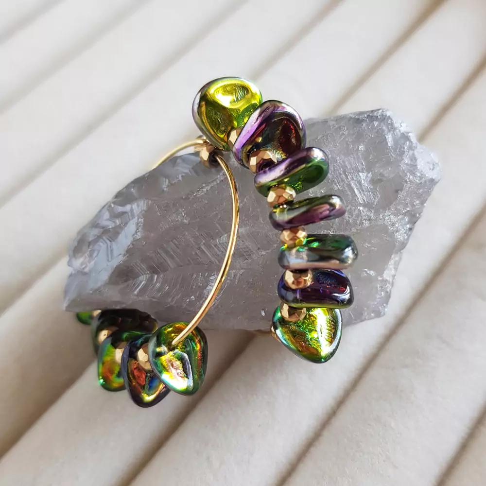 KST737 WEBP Kolczyki koła szklane płatki i hematyt Magneska biżuteria 2.webp