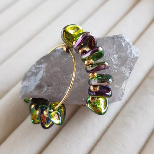 KST737 WEBP Kolczyki koła szklane płatki i hematyt Magneska biżuteria 2.webp