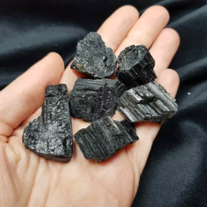 Czarny turmalin - bryłka - 9-14 g