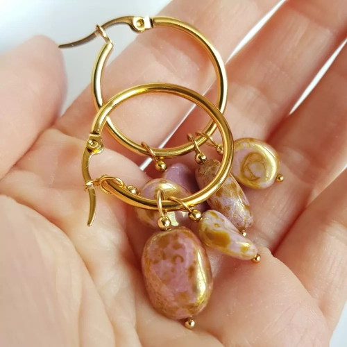 KST739 WEBP Kolczyki szklane Verre różowe pastylki na kółeczkach Magneska biżuteria 3.webp