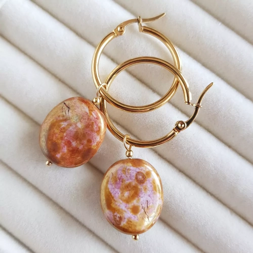 KST741 WEBP Kolczyki wiszące pastylki na złotych kółeczkach Magneska biżuteria.webp