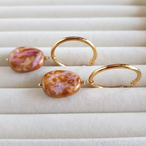 KST741 WEBP Kolczyki wiszące pastylki na złotych kółeczkach Magneska biżuteria 2.webp