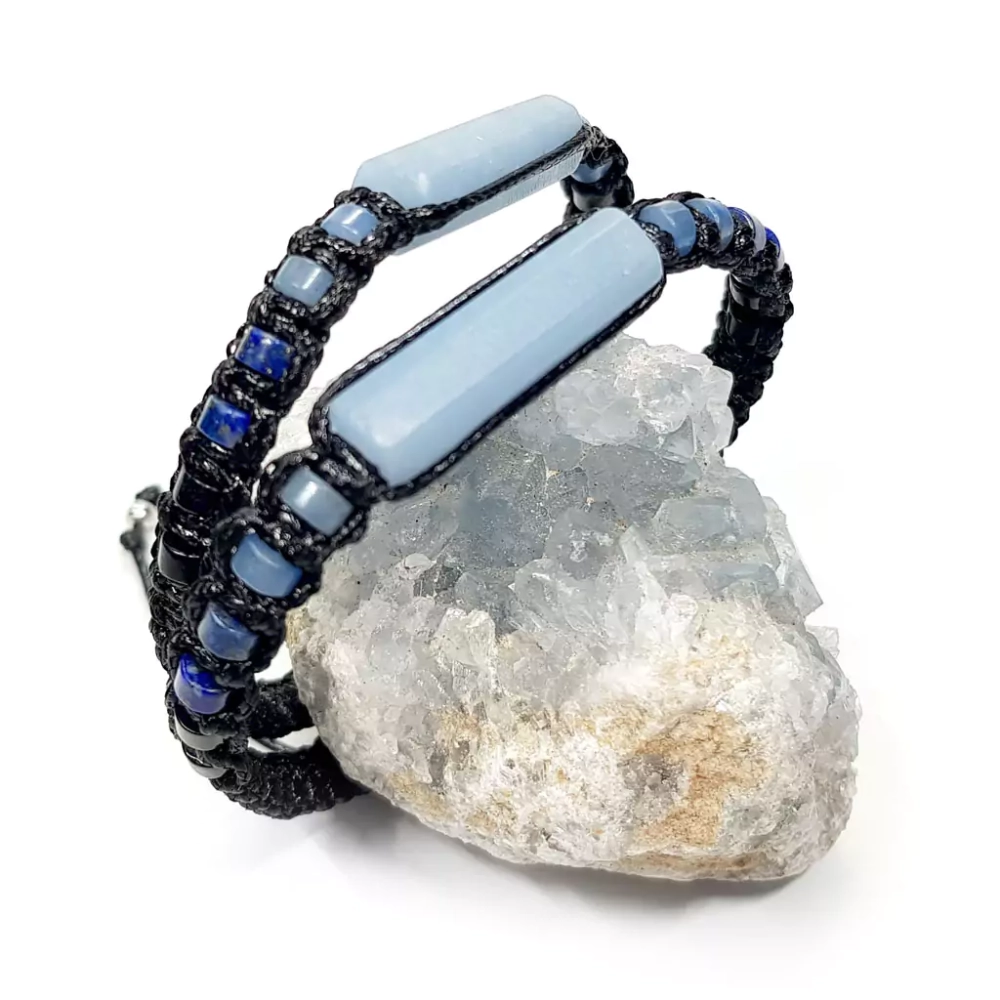 SZN1056 WEBP Damska bransoletka makramowa angelit, awenturyn niebieski, lapis lazuli i onyks Magneska biżuteria z kamieni naturalnych.webp