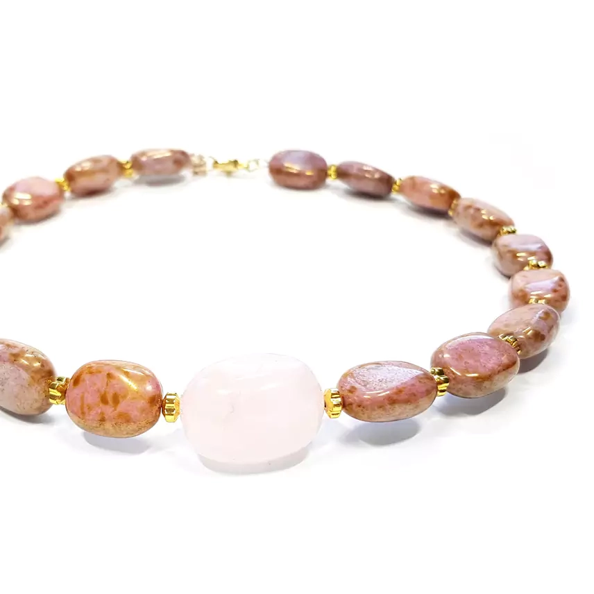 NAW995 WEBP Verre naszyjnik choker unikat kwarc różowy, hematyt i szklane koraliki v.4 Magneska biżuteria 2.webp