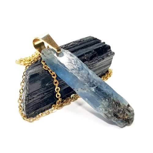 naw998-naszyjnik-unikat-surowy-kyanit-z-czarnym-turmalinem-i-flogopitem-zlota-stal-chirurgiczna-v6-magneska-bizuteria-2-67cb03d0ef5d3.webp